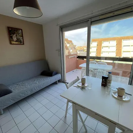 4 Couchages Avec Clim, Terrasse, Piscine Et Acces Direct A La - Fr-1-387-192 Lejlighed *