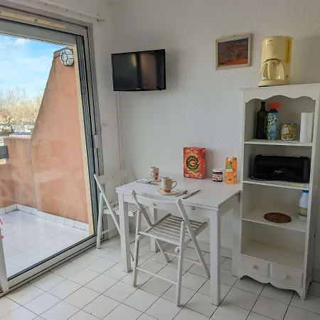4 Couchages Avec Clim, Terrasse, Piscine Et Acces Direct A La - Fr-1-387-192 Marseillan (Herault)