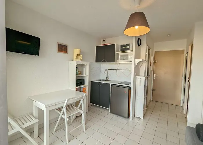 Apartmán 4 Couchages Avec Clim, Terrasse, Piscine Et Acces Direct A La - Fr-1-387-192 *